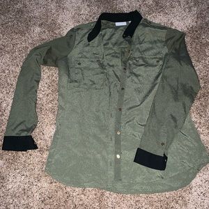 Hunter green button down blouse with good detail
